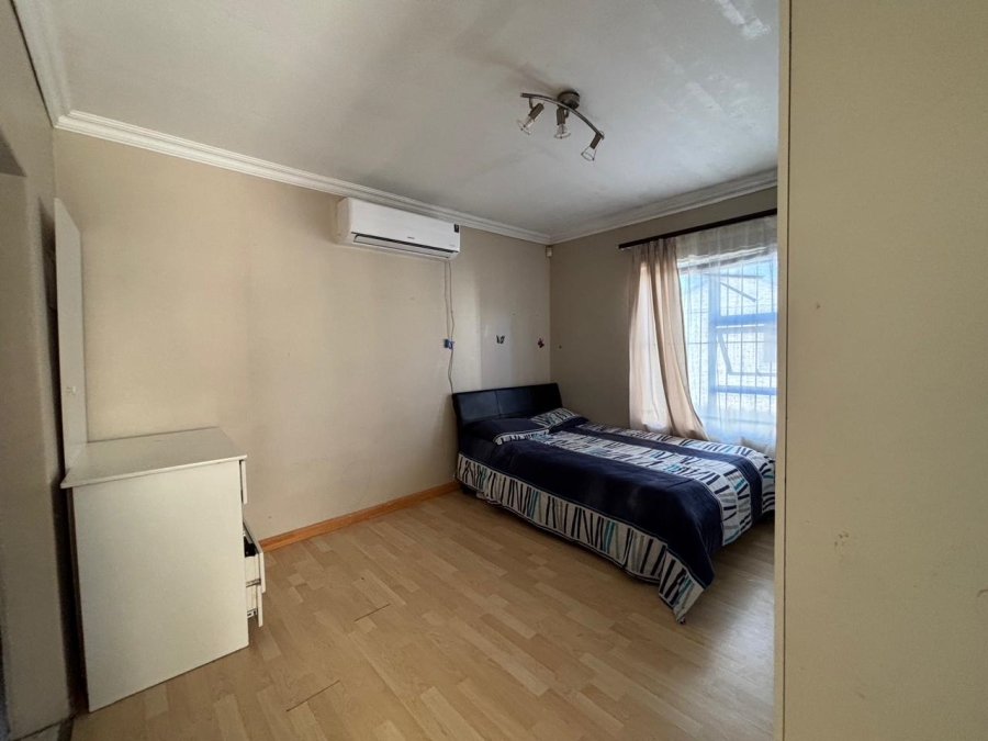 To Let 4 Bedroom Property for Rent in Vredelust Western Cape